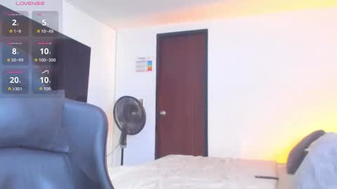 JBrooksXx online show from 10-10-25, 07:35