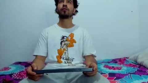 Snapshot of jave_rave chatting on 11-12-25, 11:32 jave_rave online show from 11-12-25, 11:32