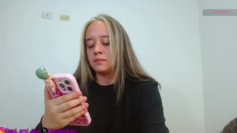 Snapshot of javi_8812 chatting on 02-12-25, 03:07 dani and javi online show from 02-12-25, 03:07