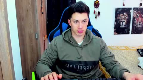 Snapshot of javiersexymann chatting on 12-13-24, 07:10 Javier online show from 12-13-24, 07:10