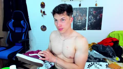 Snapshot of javiersexymann chatting on 01-28-25, 08:26 Javier online show from 01-28-25, 08:26