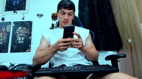 Snapshot of javiersexymann chatting on 03-01-25, 03:53 Javier online show from 03-01-25, 03:53