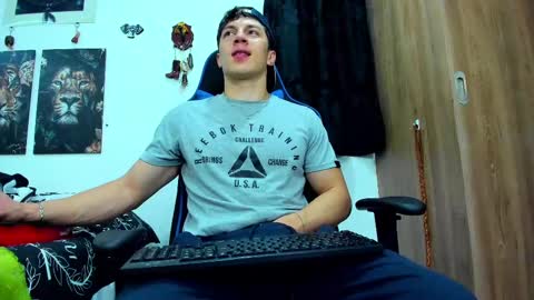 Snapshot of javiersexymann chatting on 03-07-25, 04:13 Javier online show from 03-07-25, 04:13