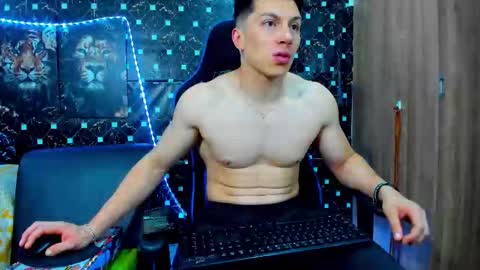 Snapshot of javiersexymann chatting on 09-24-25, 01:20 Javier online show from 09-24-25, 01:20