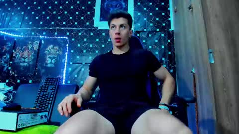 Snapshot of javiersexymann chatting on 10-06-25, 11:35 Javier online show from 10-06-25, 11:35