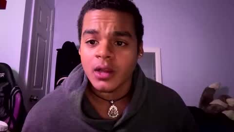 Snapshot of javiricorich chatting on 10-13-25, 04:29 javiSdick online show from 10-13-25, 04:29