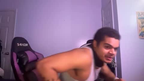 Snapshot of javiricorich chatting on 10-19-25, 04:51 javiSdick online show from 10-19-25, 04:51