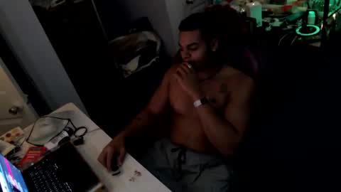 Snapshot of javiricorich chatting on 11-12-25, 11:58 javiSdick online show from 11-12-25, 11:58