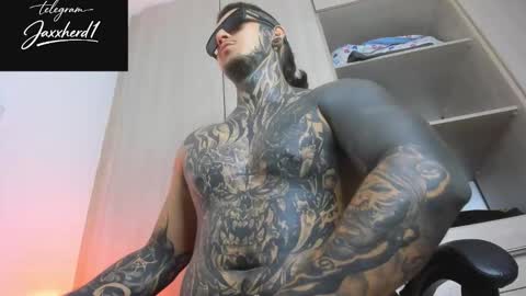 Snapshot of jaxxon22cm chatting on 02-04-26, 06:14 Michael independient model online show from 02-04-26, 06:14