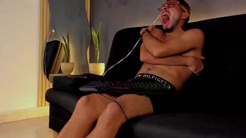 Snapshot of jaybrown_1 chatting on 11-03-25, 03:41 Jay online show from 11-03-25, 03:41