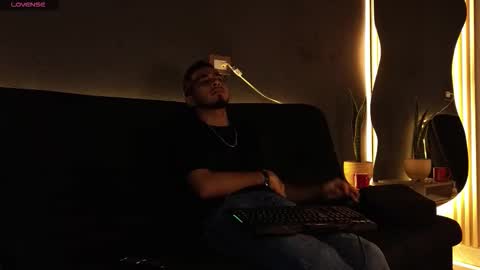 Snapshot of jaybrown_1 chatting on 11-05-25, 02:55 Jay online show from 11-05-25, 02:55