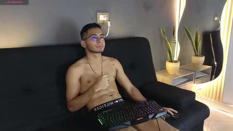 Snapshot of jaybrown_1 chatting on 11-21-25, 11:31 Jay online show from 11-21-25, 11:31