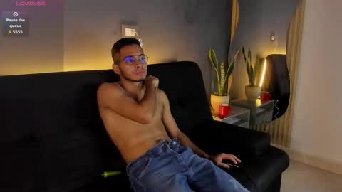 Snapshot of jaybrown_1 chatting on 11-26-25, 11:11 Jay online show from 11-26-25, 11:11