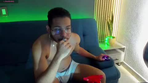 Snapshot of jaybrown_1 chatting on 12-18-25, 02:17 Jay online show from 12-18-25, 02:17