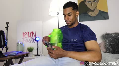 Jacobo online show from 01-24-25, 01:03