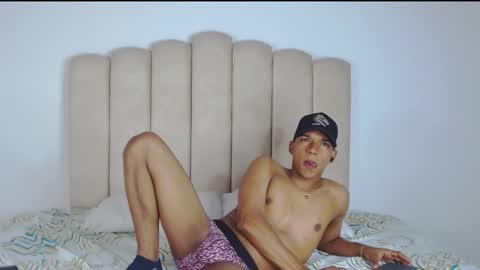 Snapshot of jaydenjhonson chatting on 10-29-25, 12:18 jaydenjhonson online show from 10-29-25, 12:18