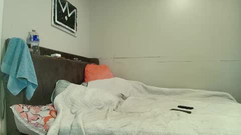 Naomiruty online show from 12-14-25, 05:57