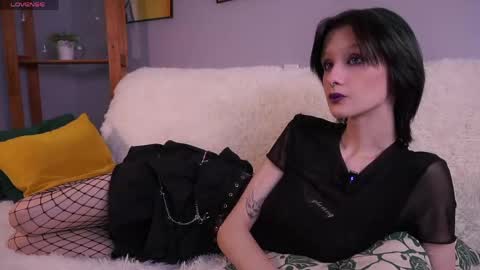 Snapshot of jayemath chatting on 06-05-26, 11:49 Emma online show from 06-05-26, 11:49