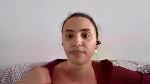 Snapshot of jayesehr chatting on 03-04-26, 12:11 Isla online show from 03-04-26, 12:11