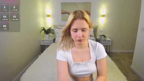 Snapshot of jayjanice chatting on 11-24-25, 02:39 Molly online show from 11-24-25, 02:39