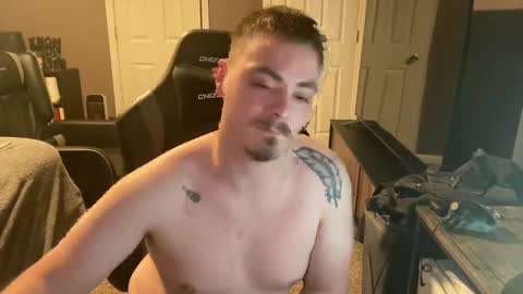 Snapshot of jaysonslade chatting on 10-18-25, 03:31 jaysonslade online show from 10-18-25, 03:31