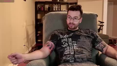 Snapshot of jayxcee_official chatting on 10-19-25, 01:50 jayxcee OFFICIAL online show from 10-19-25, 01:50