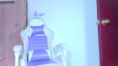 Snapshot of jazmin_barreraa chatting on 10-06-25, 06:49 jazmin  online show from 10-06-25, 06:49