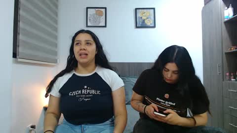 Jazmin and Scarlett online show from 04-11-26, 02:27