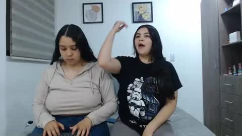 Snapshot of jazmin_dharius chatting on 06-09-26, 09:43 Jazmin and Scarlett online show from 06-09-26, 09:43