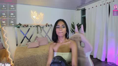 Snapshot of jazmin_tay chatting on 01-10-25, 01:32 Jazmin online show from 01-10-25, 01:32