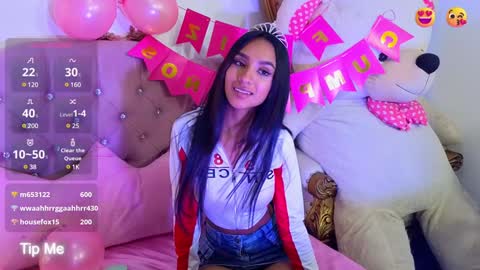 Snapshot of jazmin_tay chatting on 01-13-25, 10:35 Jazmin online show from 01-13-25, 10:35