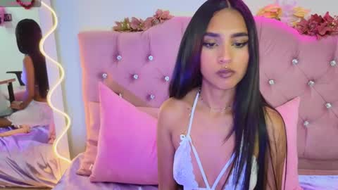 Snapshot of jazmin_tay chatting on 01-28-25, 10:12 Jazmin online show from 01-28-25, 10:12