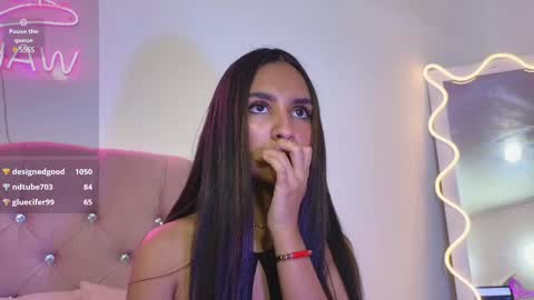 Snapshot of jazmin_tay chatting on 02-14-25, 01:23 Jazmin online show from 02-14-25, 01:23