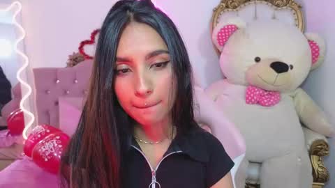 Snapshot of jazmin_tay chatting on 02-15-25, 07:28 Jazmin online show from 02-15-25, 07:28