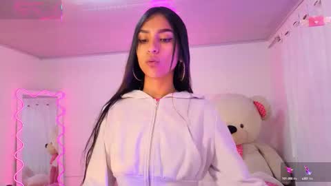 Snapshot of jazmin_tay chatting on 09-15-25, 12:05 Jazmin online show from 09-15-25, 12:05