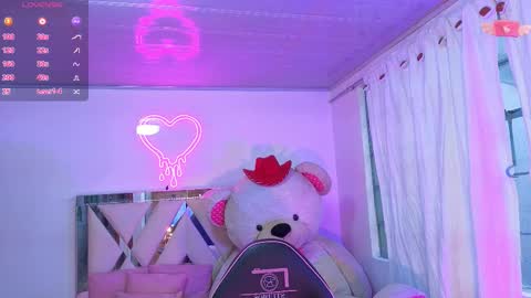 Snapshot of jazmin_tay chatting on 09-28-25, 11:48 Jazmin online show from 09-28-25, 11:48