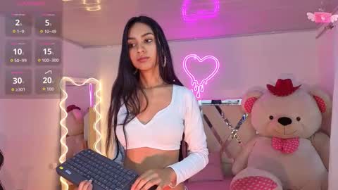 Snapshot of jazmin_tay chatting on 10-12-25, 11:42 Jazmin online show from 10-12-25, 11:42