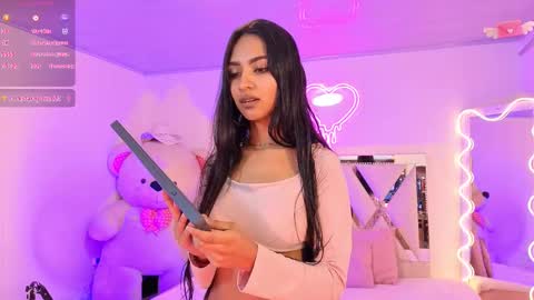 Snapshot of jazmin_tay chatting on 10-18-25, 11:44 Jazmin online show from 10-18-25, 11:44