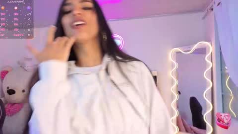 Snapshot of jazmin_tay chatting on 11-12-25, 11:32 Jazmin online show from 11-12-25, 11:32