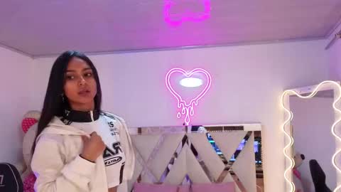 Snapshot of jazmin_tay chatting on 11-14-25, 11:42 Jazmin online show from 11-14-25, 11:42