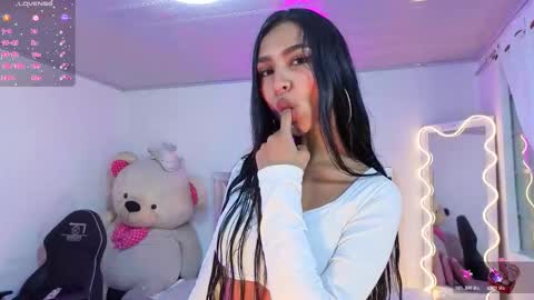 Snapshot of jazmin_tay chatting on 11-15-25, 11:51 Jazmin online show from 11-15-25, 11:51