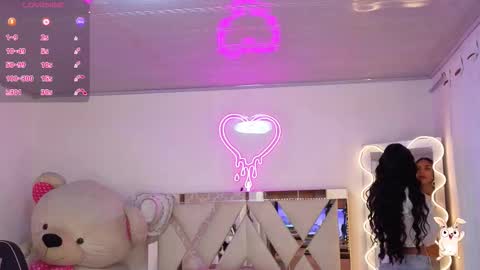 Snapshot of jazmin_tay chatting on 11-26-25, 11:44 Jazmin online show from 11-26-25, 11:44