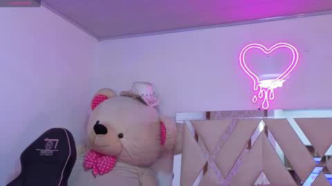 Snapshot of jazmin_tay chatting on 12-03-25, 11:41 Jazmin online show from 12-03-25, 11:41