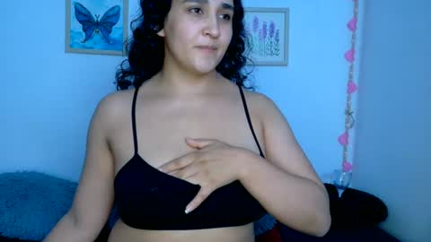 Snapshot of jazminepark chatting on 06-16-26, 10:56 JazminePark online show from 06-16-26, 10:56