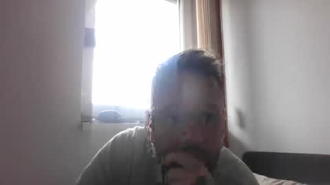 Snapshot of je_melody chatting on 05-19-26, 11:27 EJ Melody online show from 05-19-26, 11:27