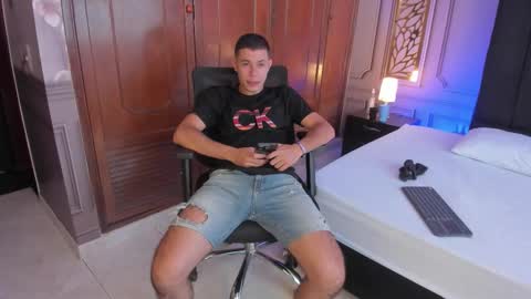 Snapshot of jealous_alfer chatting on 02-07-26, 07:39 Alfer online show from 02-07-26, 07:39