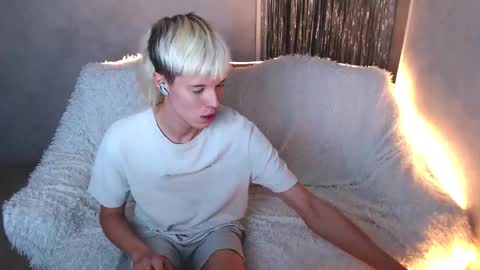 Snapshot of jealousangel chatting on 11-17-25, 01:00 Angel online show from 11-17-25, 01:00