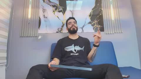 Snapshot of jean_lewis2 chatting on 02-19-26, 02:35 JEAN online show from 02-19-26, 02:35