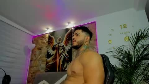 Jean  axelcrow       Modelo Independiente online show from 05-12-26, 05:15