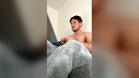 jeanpaul6904 online show from 05-17-26, 09:44